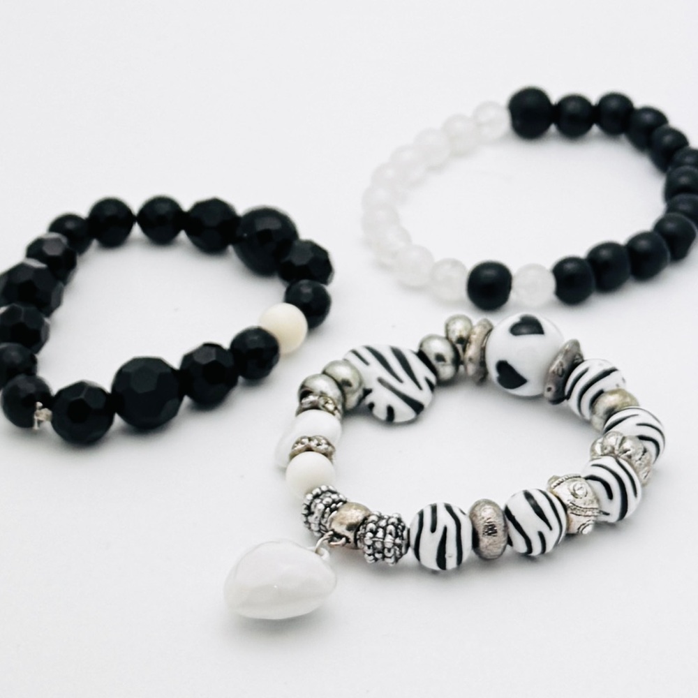 Black and White Beaded Bracelet Set